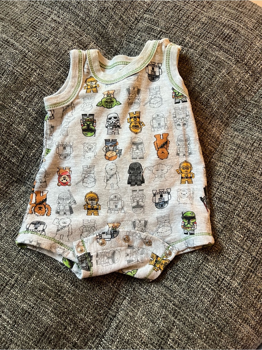 Star Wars Grey & Green Sleeveless Baby Bodysuit